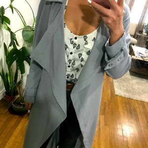 Long grey lightweight trench coat style coat 🧥